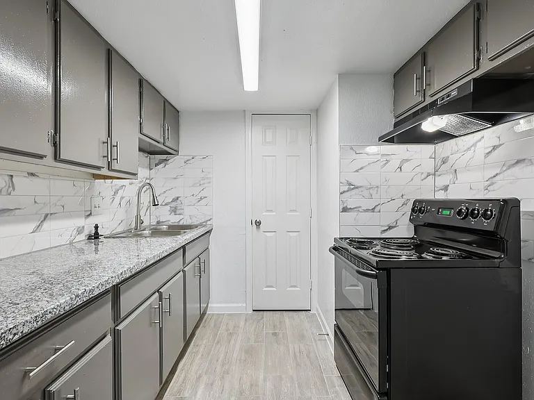 9-web-or-mls-6718 De Moss Dr Unit 343-S2102-007