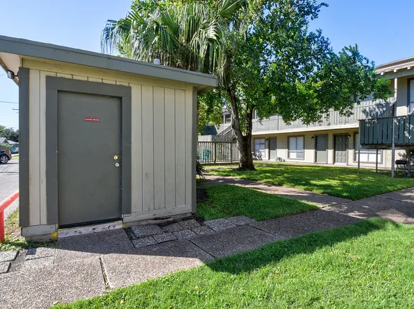 Timber Ridge Apartments, 4022 Montego Dr #19, Corpus Christi, TX 78411