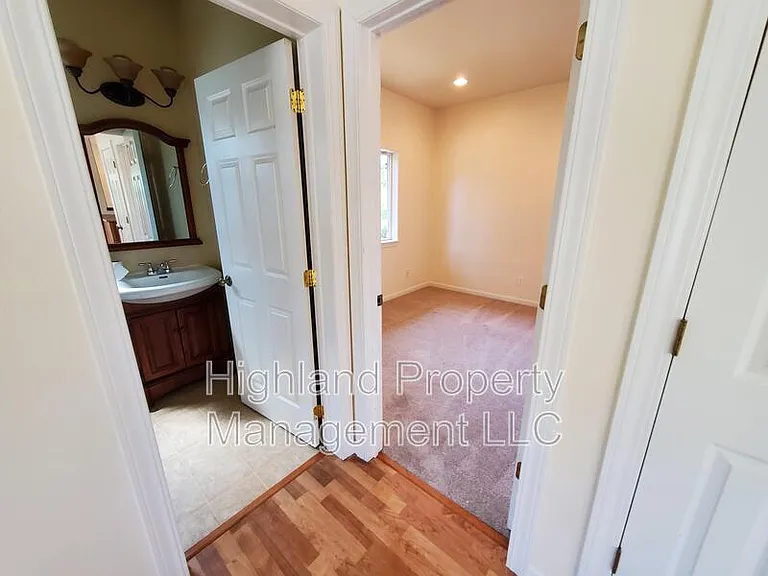 1247 NE Williams St — Photo 7