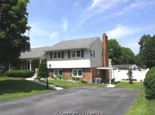 27 Hump Rd, Hagerstown, MD 21740