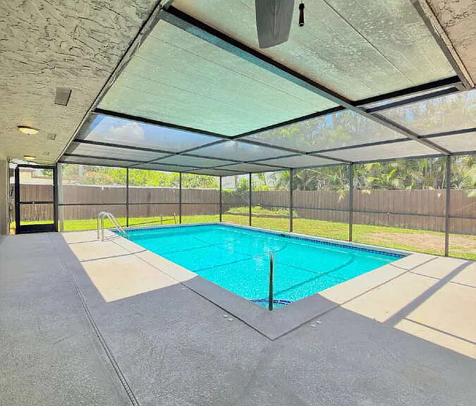 2426 Woodland Blvd — Photo 45