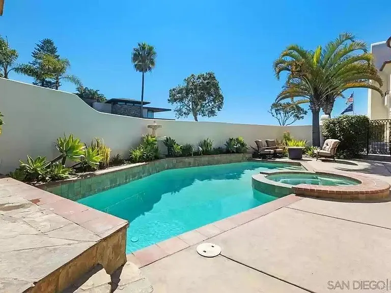 555 Ocean Blvd — Photo 16