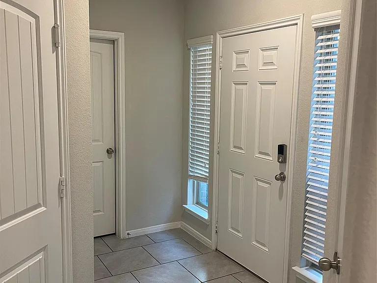 3417 Harvest Meadow Ln — Photo 3