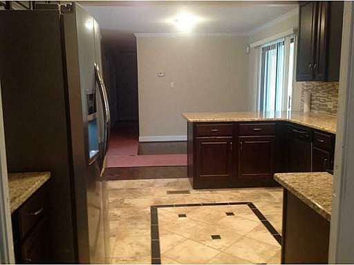 4th image of 1951 Meadowbrook Ln SE