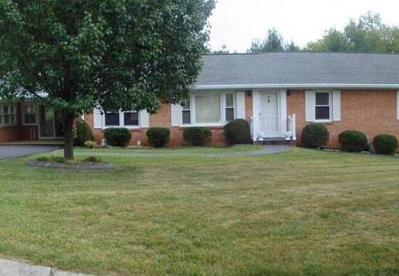 1st image of 133 Wedgewood Pl