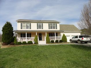 97 Nalleys Cir, Covington, VA 24426
