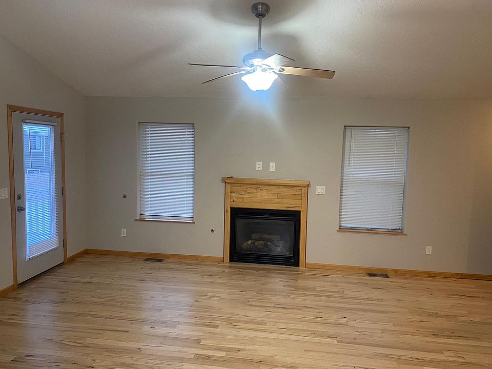 637 Broderick Dr NE, Cedar Rapids, IA 52402 Zillow