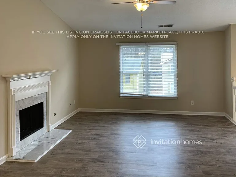 560 Heathgate Dr — Photo 4