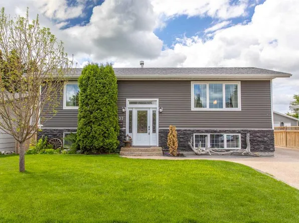 37 N Northstar Dr, Lacombe, AB T4L 1R7