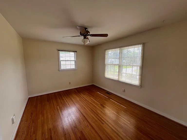 817 Mira Vista Dr SE — Photo 10