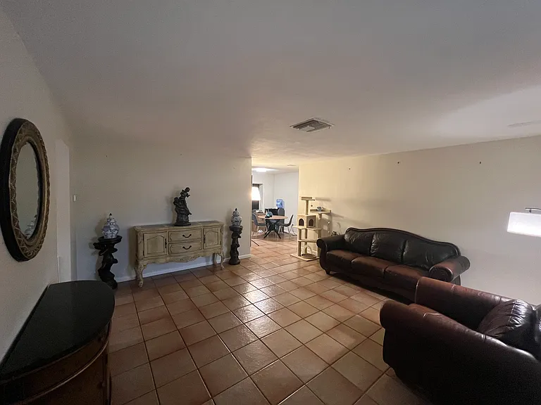 623 Vandenberg St — Photo 4