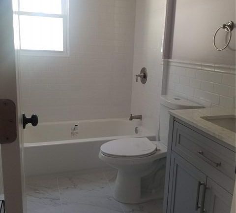 5th image of 456 Lincoln Blvd