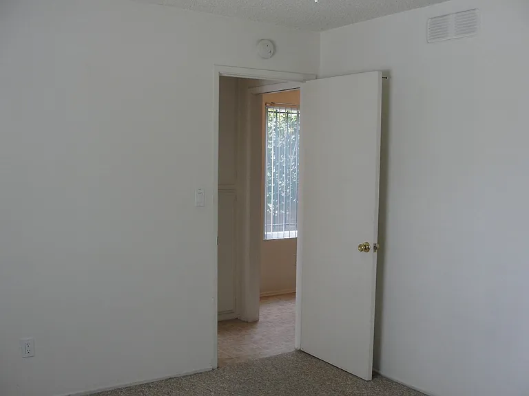 4415 Hamilton St #8 — Photo 14