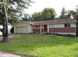 2816 Shelly Dr, High Ridge, MO 63049