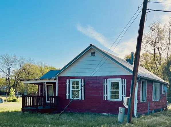 305 S State St, Brookfield, MO 64628