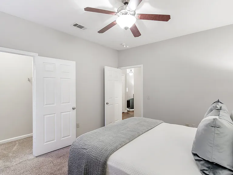 Highpointe Apartment Homes — Photo 6