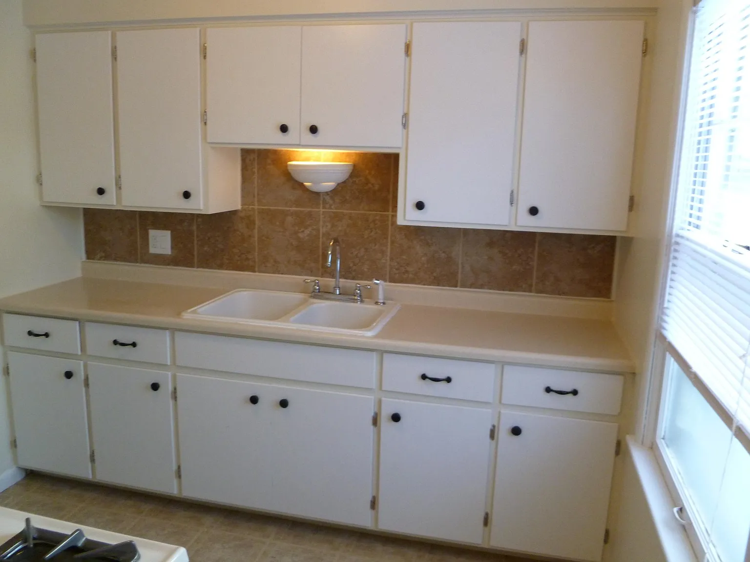 3 bed, 845 sqft, $1,600 — Photo 4