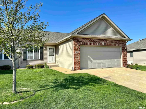 1405 Calvin Dr, Washington, IL 61571