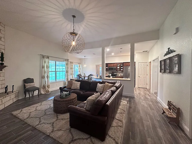 460 Tahitian Dr — Photo 9