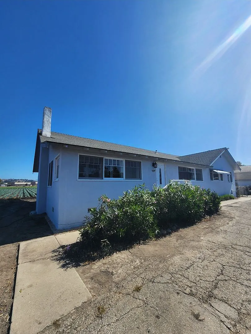 Adorable and Spacious 4 Bedroom Farmhouse W/Bonus Room- Water, Trash and Wifi Included! — Photo 1