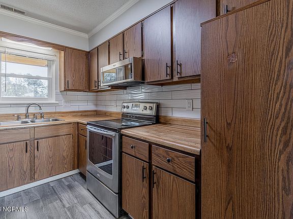 4th image of 245 Branchwood Dr