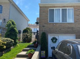 22 Winston St, Staten Island, NY 10312
