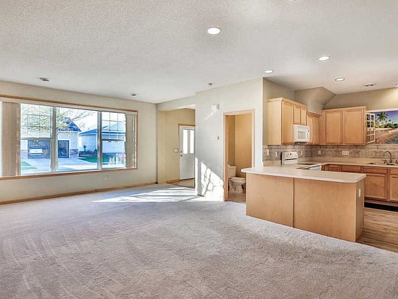 5th image of 6635 Lamplight Dr