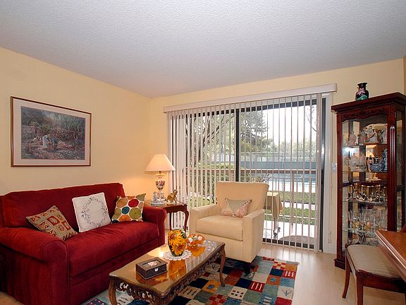 5th image of 420 N Civic Dr APT 105