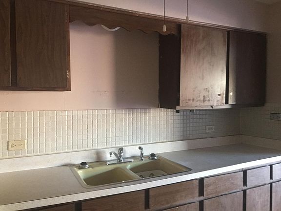 5th image of 10715 S Keating Ave APT 2C