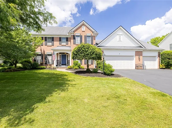 7 Delancey Ct, Pittsford, NY 14534