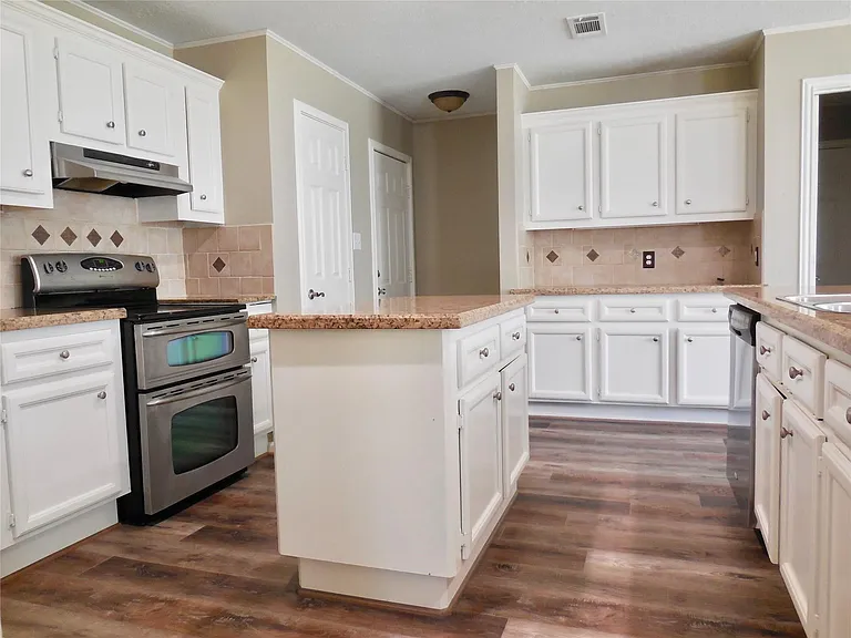 126 Rain Lily St — Photo 5