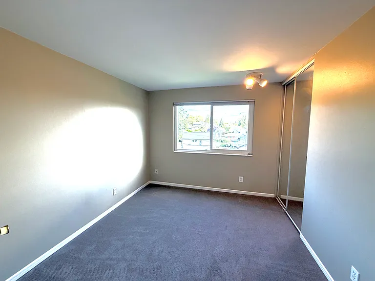 2663 Thorndyke Ave W #402 — Photo 14