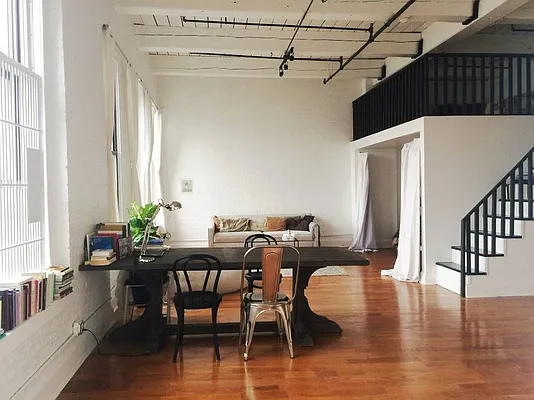 Rented by Dream Space Realty | media 7