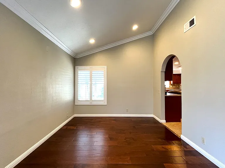581 S Greenwich St — Photo 17
