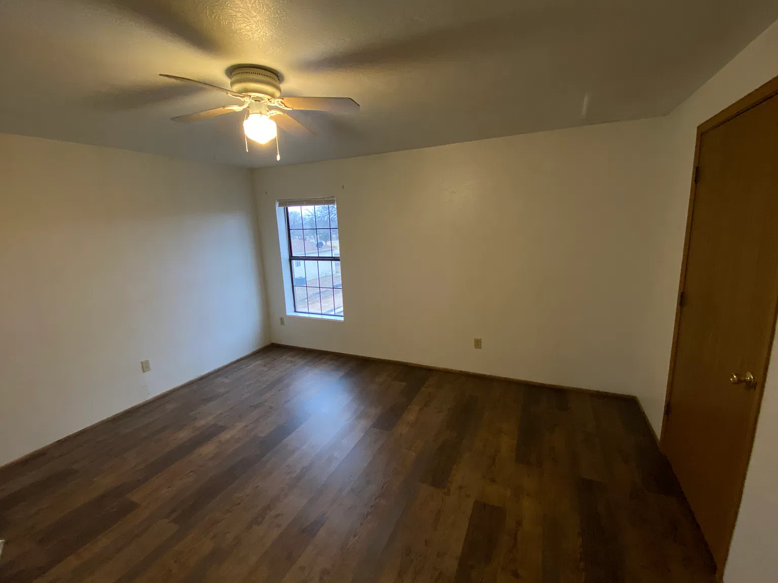 2 bed, 1.5 bath, $870 — Photo 4
