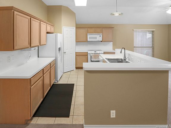 3rd image of 8831 Brae Park Dr