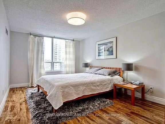 4th image of 28 Empress Ave #2012