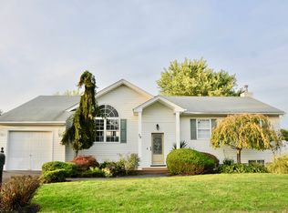 39 Jackson St, East Islip, NY 11730