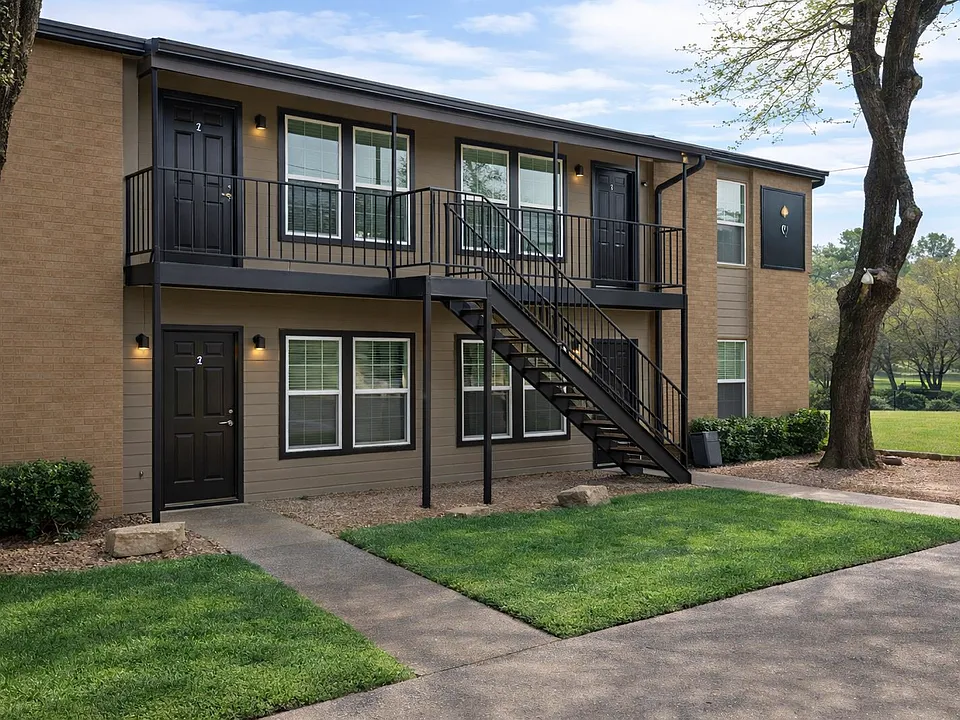 105 Michael Ave #2