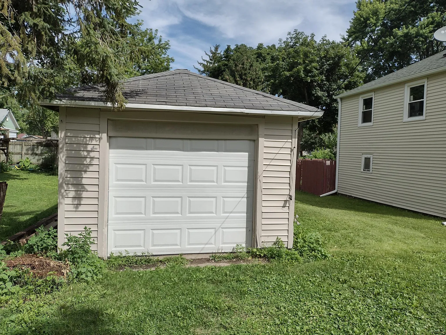 420 Church St — Photo 2