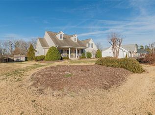 8 Roselynn Ln, Thomasville, NC 27360