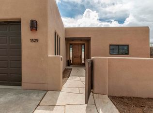 1529 Calle Preciosa, Santa Fe, NM 87505