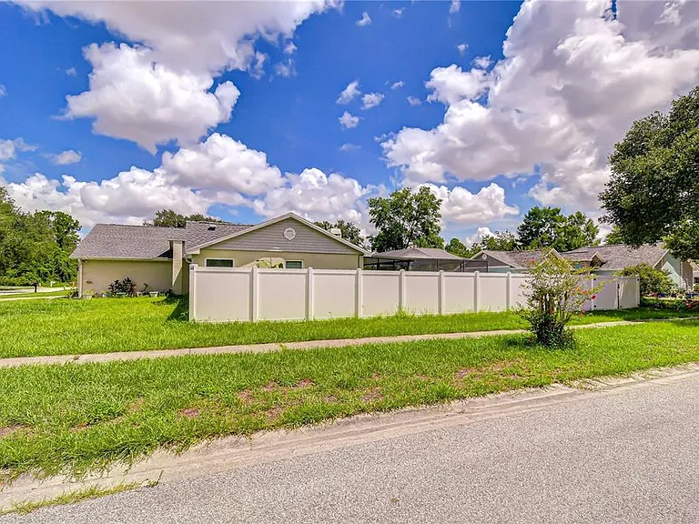 1108 Dockside Dr — Photo 9
