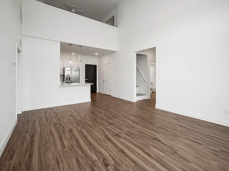 231 Walton Ave #402 — Photo 7