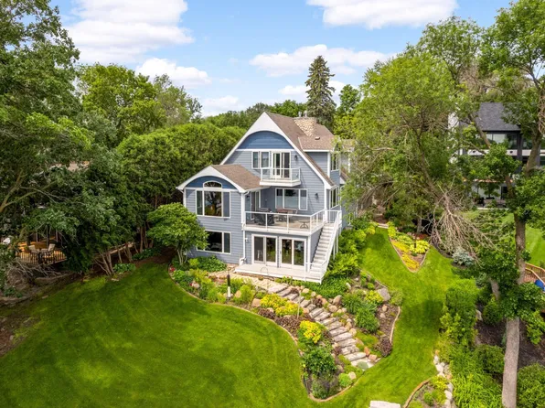 1056 Loma Linda Ave, Mound, MN 55364