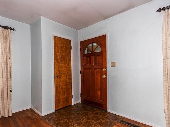 2nd image of 1370 Maetzel Dr