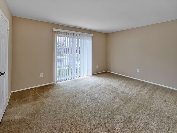 Maple-Grand-Apartments-Bedroom