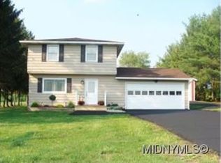 9915 Roberts Rd, Sauquoit, NY 13456