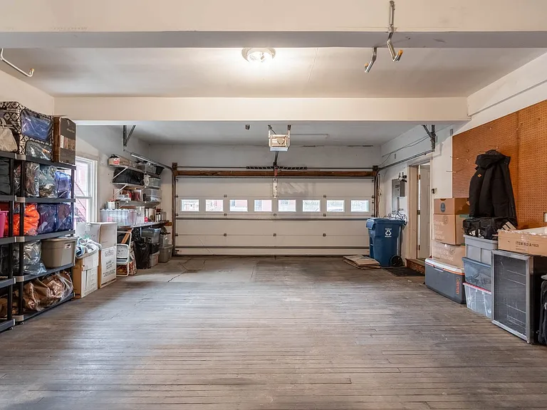 208-210 Vaughan Street — Photo 31