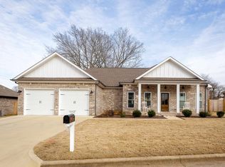 103 Foxbrier St, Muscle Shoals, AL 35661